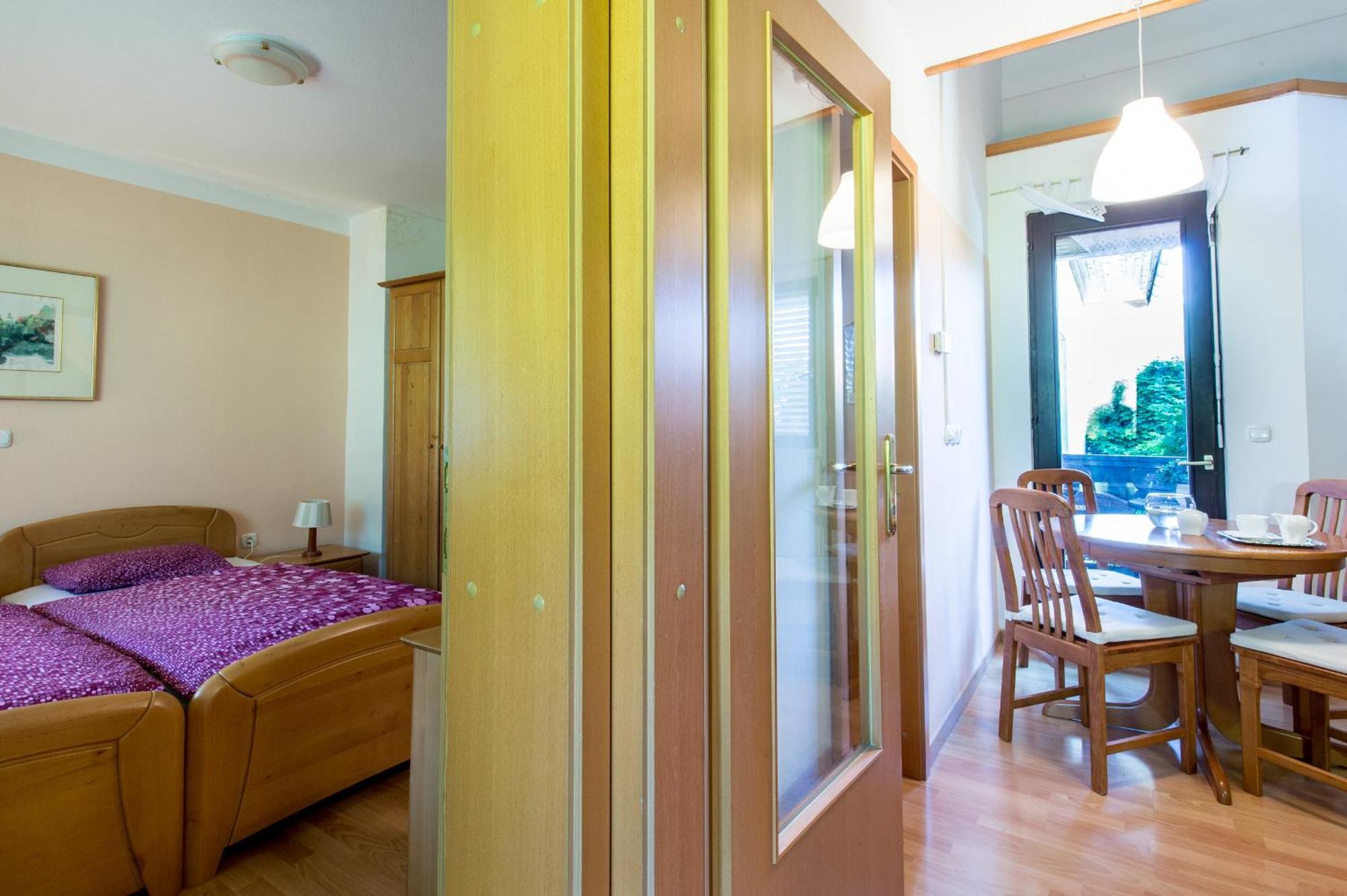 Apartments Jaka Dolenjske Toplice Room photo